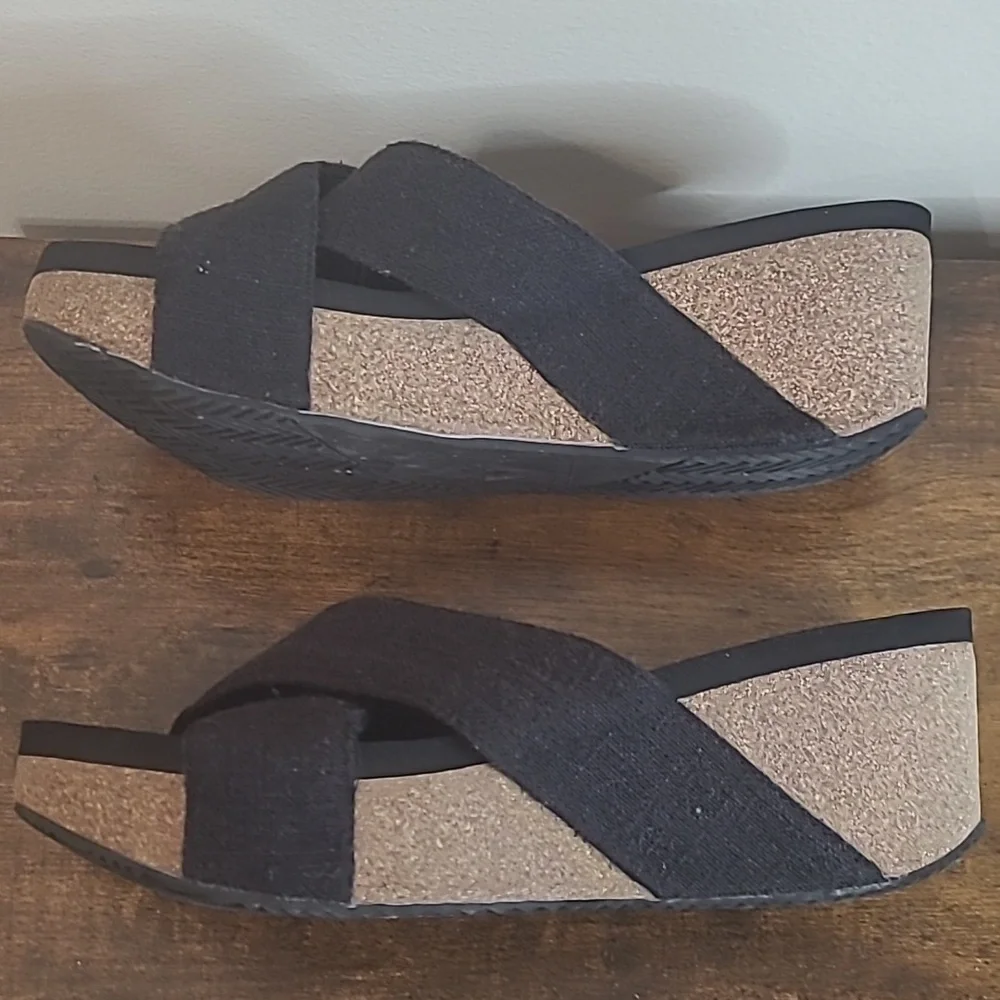 Volatile Black & Cork Platform Wedge Sandals with Padded Fabric Straps size 9